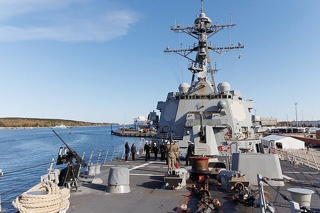 Rusijos laivui Baltijos jūroje nukirtus kabelius, NATO atsakė: stiprins patruliavimą