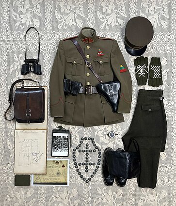 Giedrius Paulauskas atkūrė Adolfo Ramanausko-Vanago partizaninę uniformą