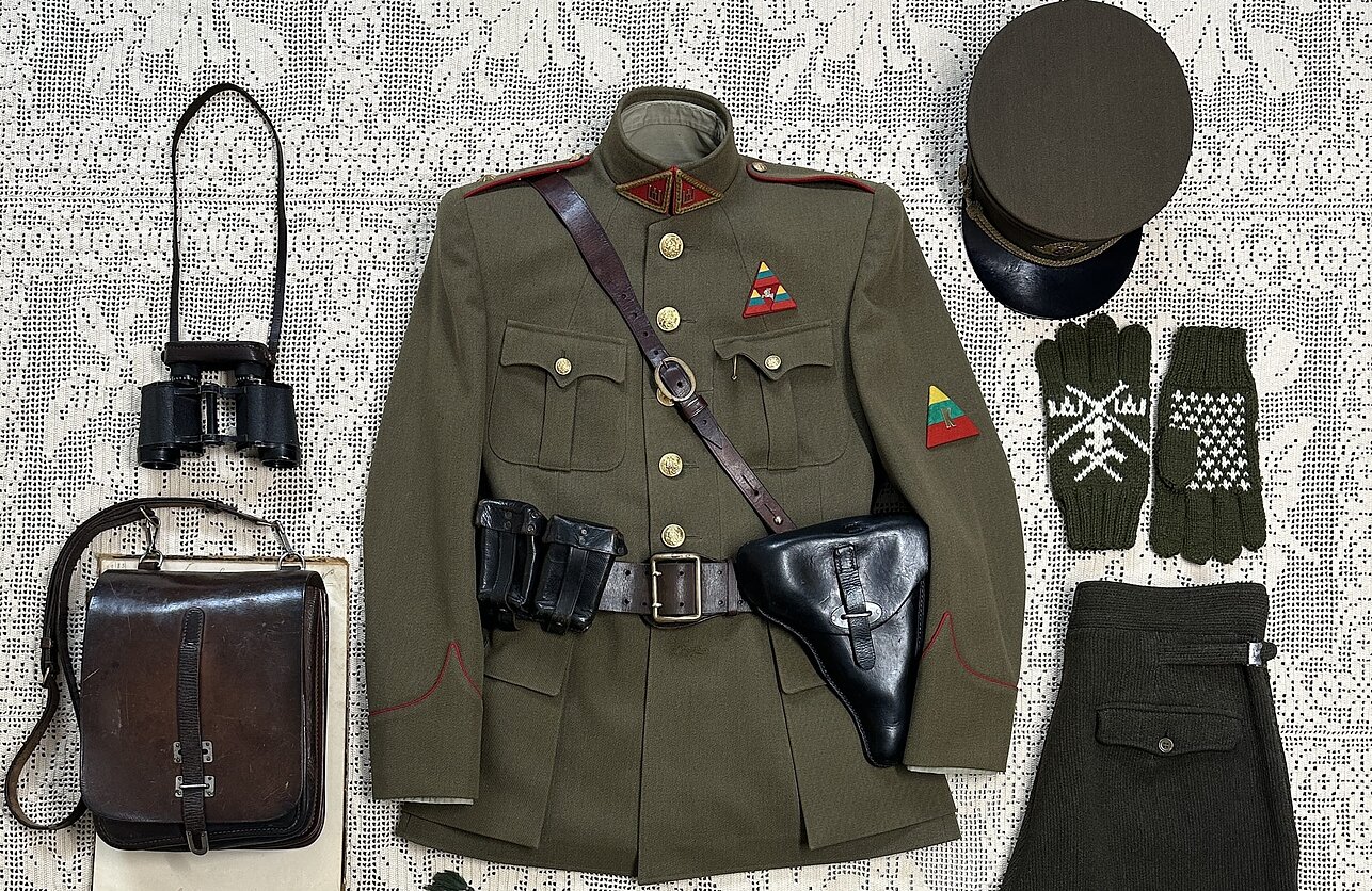 Giedrius Paulauskas atkūrė Adolfo Ramanausko-Vanago partizaninę uniformą