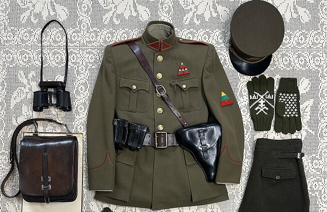 Giedrius Paulauskas atkūrė Adolfo Ramanausko-Vanago partizaninę uniformą