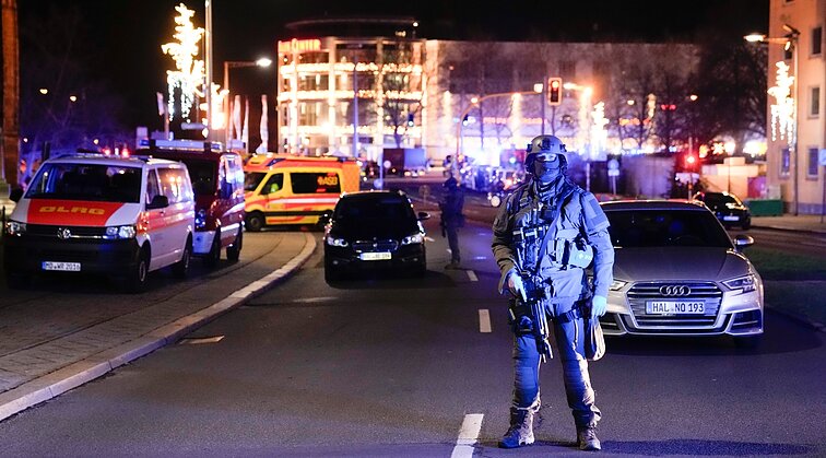 „Netelpa į jokius rėmus“: Magdeburgo užpuolikui priskiriami psichikos sutrikimų požymiai