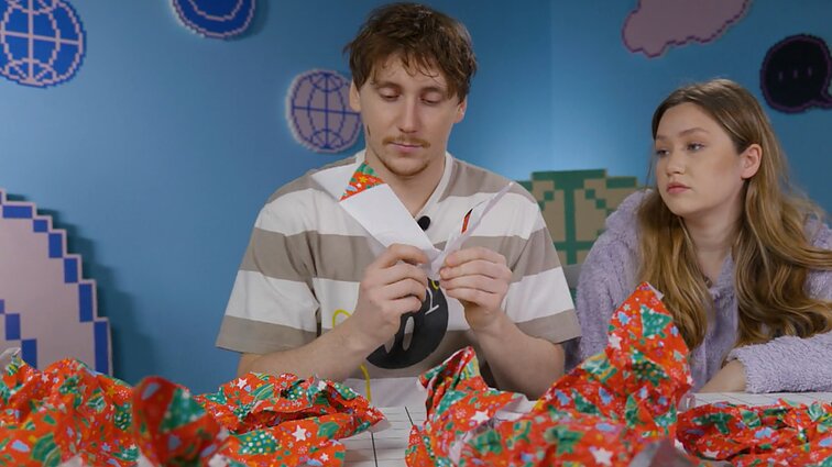 Kur keliauja visi kalėdiniai papuošimai ir kaip sugalvoti gerą pokštą?