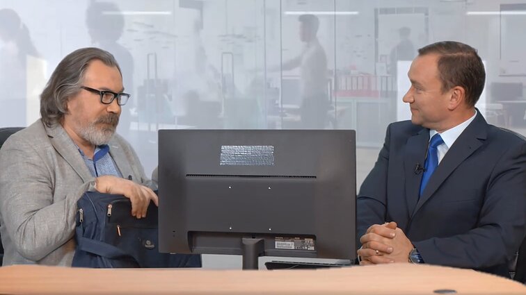 Dviračio žinios. Vieno langelio ministerija: taksofonai miškuose