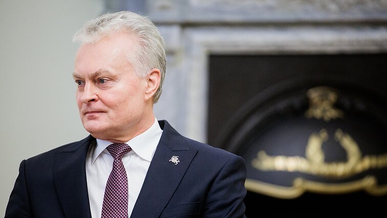 VRK sprendimas: Nausėdos dalyvavimas „Kitokiuose pasikalbėjimuose“ – politinė reklama