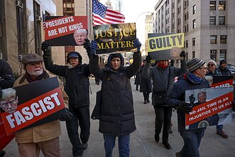 Protestai prieš Donaldo Trumpo bylos sprendimą