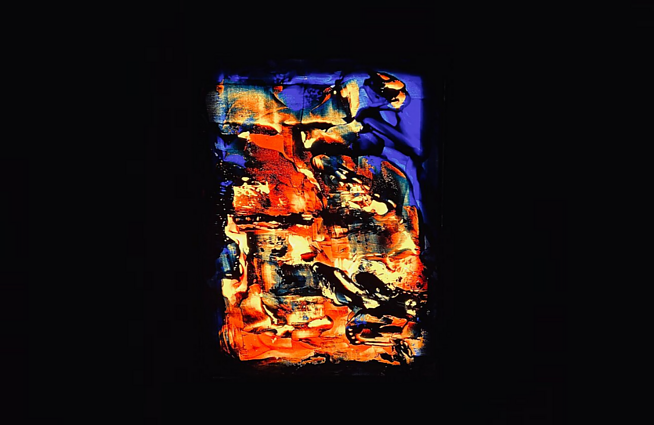 Geltonos ir mėlynos spalvų dialogas šviesoje – Simutytės parodoje „ASSOCIO“