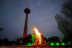 Sausio 13-osios atminimo laužai prie Televizijos bokšto Sausio 13-osios atminimo laužai prie Televizijos bokšto
