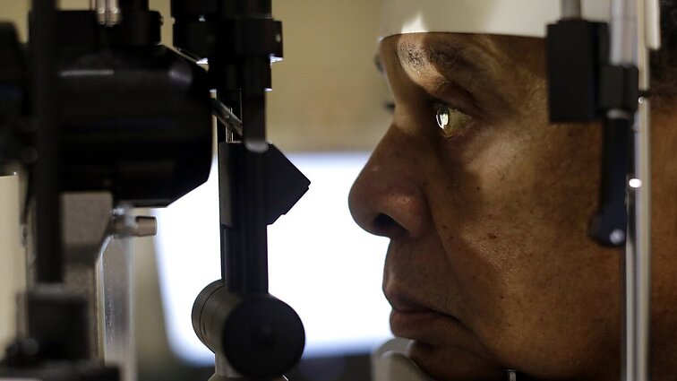 Gydytojas ragina tirtis glaukomą ankstesniame amžiuje: pravers pasimatuoti akių spaudimą