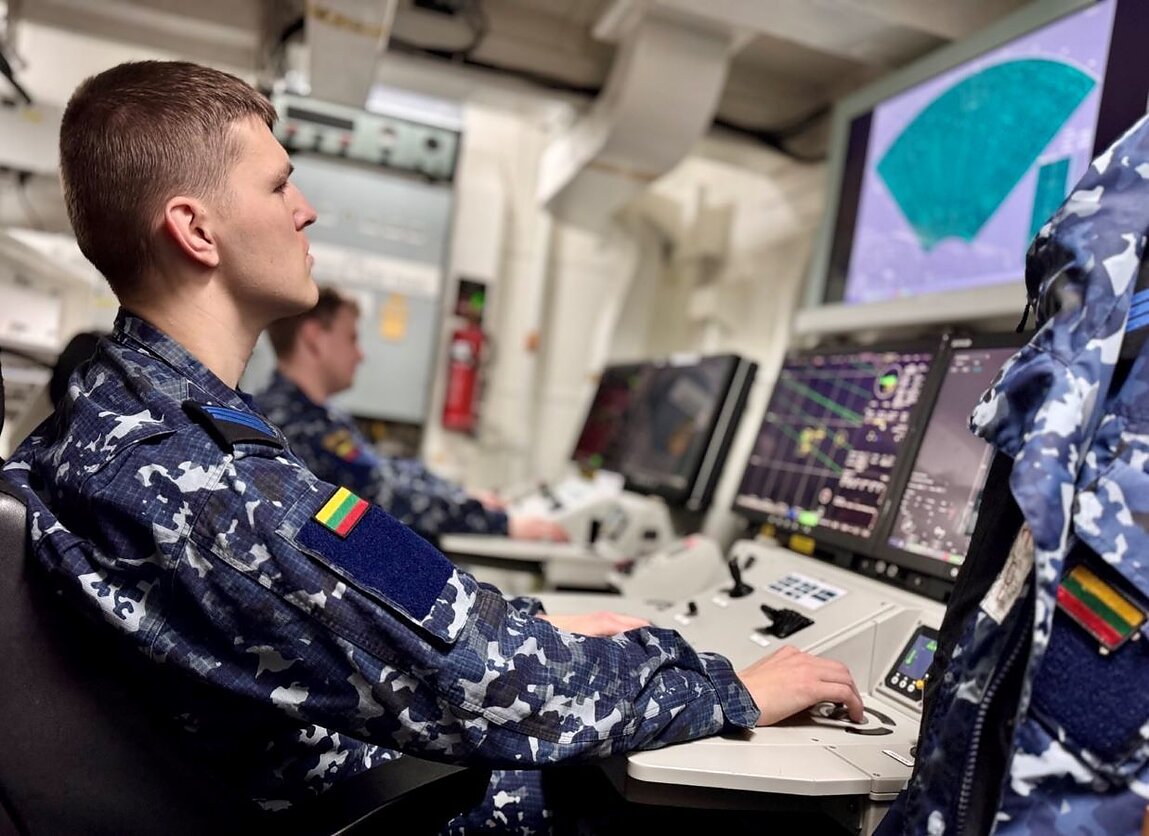 NATO operaciją Baltijos jūroje pradeda Karinių jūrų pajėgų laivai