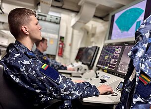 NATO operaciją Baltijos jūroje pradeda Karinių jūrų pajėgų laivai