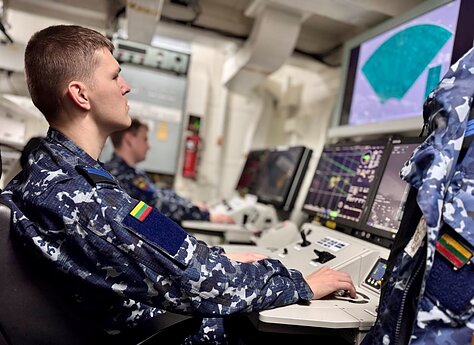 Корабли Военно-морских сил начинают операцию НАТО в Балтийском море