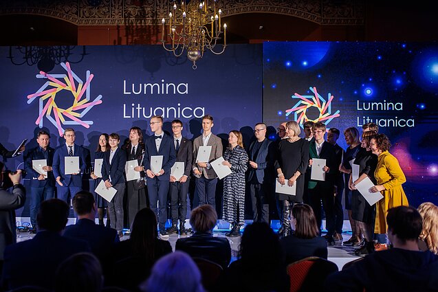 Valdovų rūmuose Vilniuje penktadienį pagerbti medalius tarptautinėse olimpiadose pelnę mokiniai.
