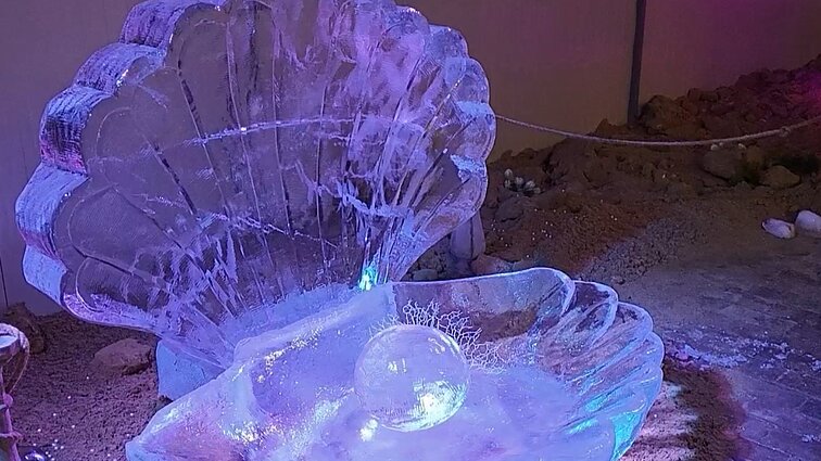 Ledo skulptūrų festivalis specialioje patalpoje: Taujėnai kviečia pamatyti „Atlantidą“