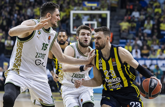 Antroje pusėje „Žalgiris“ subyrėjo prieš neįtikėtinai pataikiusią „Fenerbahče“ ekipą