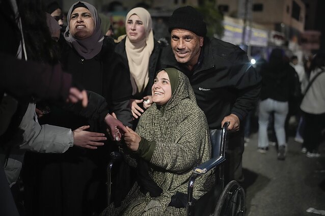 Izraelis paleido pirmuosius 90 įkalintų palestiniečių – dauguma moterys