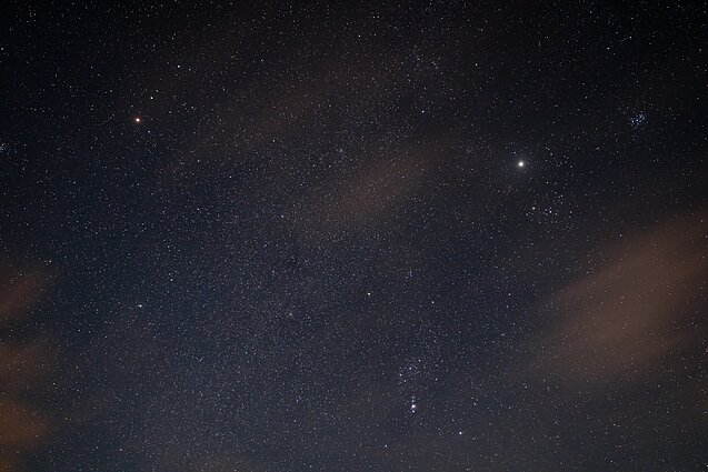 Marsas (viršuje kairėje)