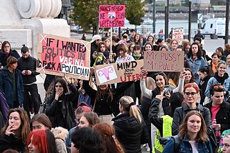 Protestas prieš abortų ribojimus Vengrijoje Protestas prieš abortų ribojimus Vengrijoje