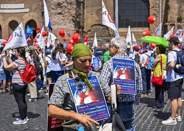 Abortų priešininkų maršas Italijoje Abortų priešininkų maršas Italijoje