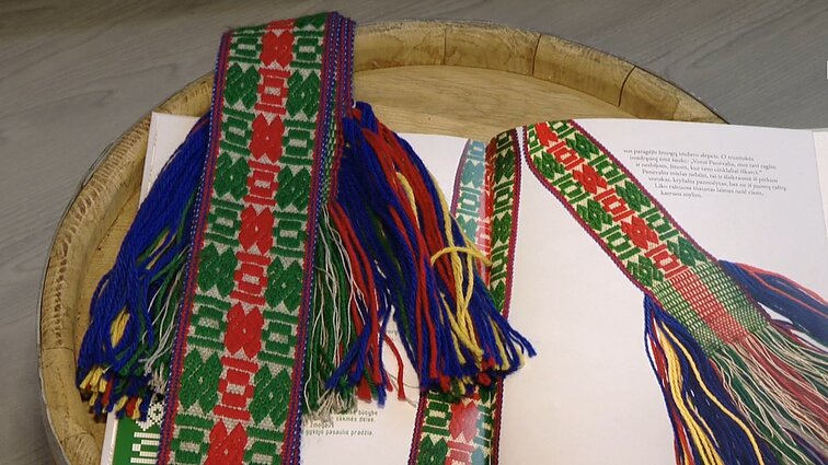 Dzūkų austų juostų paroda ir žodynas – knygoje: su ja susipažįsta ir viso krašto mokyklos