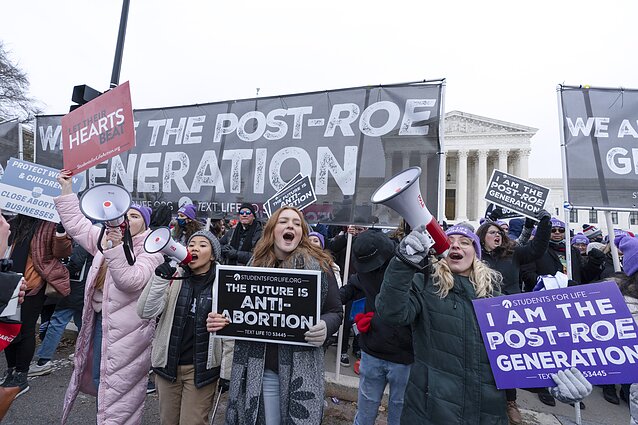 Trumpas suteikė malonę 23 protestavusiems abortų priešininkams