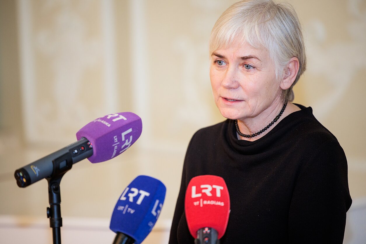 Ilona Balsytė. Komentarai dėl situacijos Keistuolių teatre