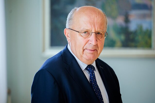 Kubilius apie gynybos finansavimą: žadėt kažką – per anksti, ES pinigai neatsiranda iš oro