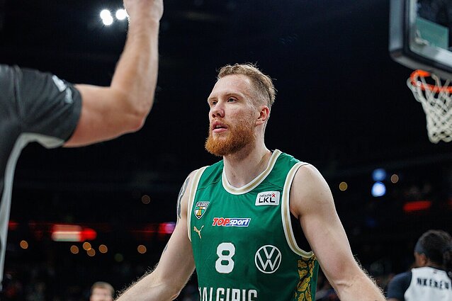 Privertė paplušėti: po sunkios kovos „Žalgiris“ laimėjo prieš Mažeikių klubą