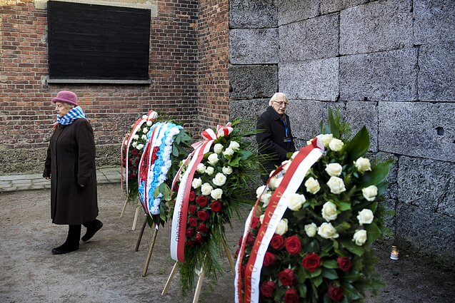 „Skaudi pamoka ateitiems kartoms“: minimos Aušvico išlaisvinimo metinės