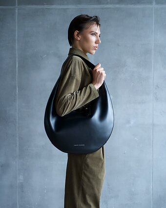 Ramunės Piekautaitės 2024–2025 metų rudens ir žiemos kolekcijos įvaizdis