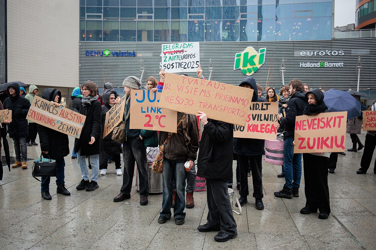 Vilniuje protestuojama prieš viešojo transporto bilietų kainų augimą