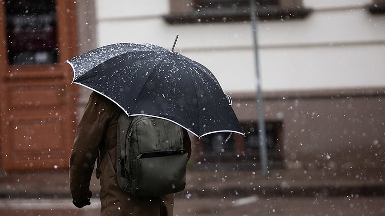 Su žiema atsisveikinti neskubėkim: rekordinę šilumą keis žvarbesni orai, sugrįš ir sniegas