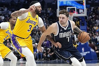 Anthony Davisas ir Luka Dončičius Anthony Davisas ir Luka Dončičius