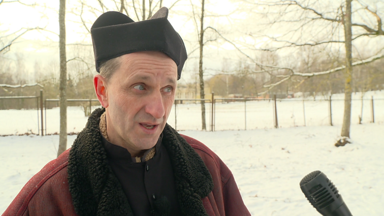 Dviračio žinios. Kunigas: Dievas – šviesa, bet reikia ir šviesolaidžio