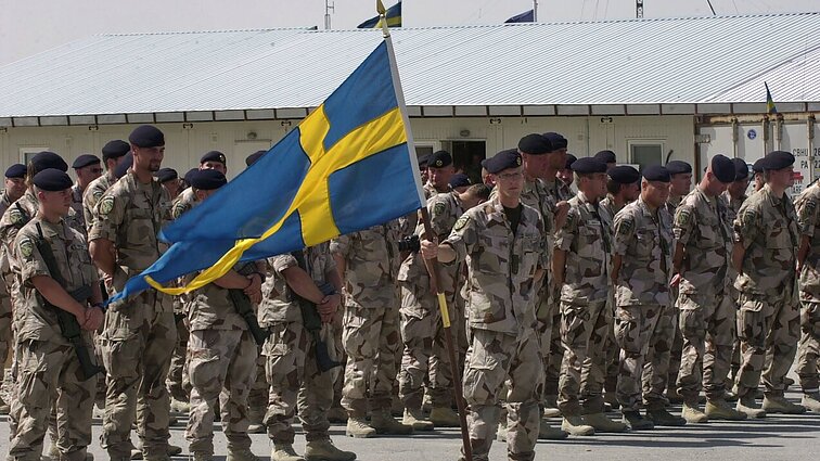 Švedija pradeda pirmą karinę misiją NATO: rūpinsis Latvijos saugumu