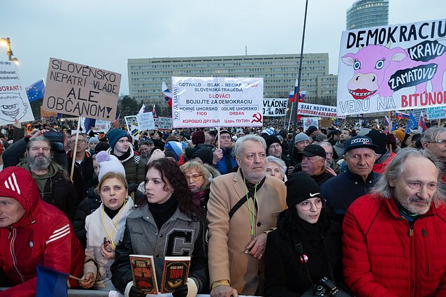 Protestai prieš Slovakijos premjerą Robertą Fico Protestai prieš Slovakijos premjerą Robertą Fico