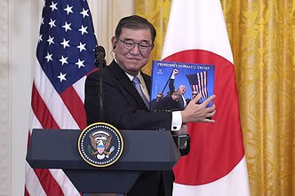 Japonijos ministras pirmininkas Shigeru Ishiba ir JAV prezidentas Donaldas Trumpas