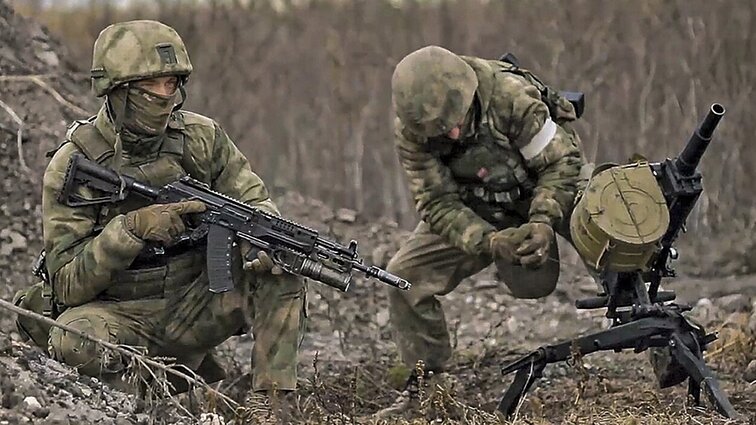 Istorikas Snyderis ragina nenustoti remti Ukrainos: karai yra nenuspėjami
