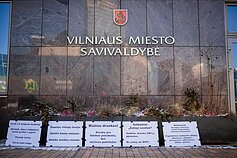 Piketas prie Vilniaus m. savivaldybės dėl perteklinio druskos naudojimo prižiūrint gatves Piketas prie Vilniaus m. savivaldybės dėl perteklinio druskos naudojimo prižiūrint gatves