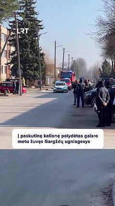 Atsisveikinta su tragiškai gaisre žuvusiu ugniagesiu Rolandu Venslauskiu