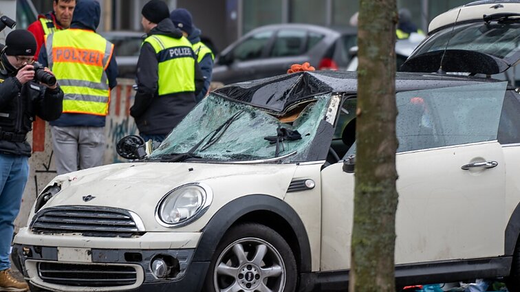 Miunchene į žmones įvažiavo automobilis: sužeisti mažiausiai 28 žmonės