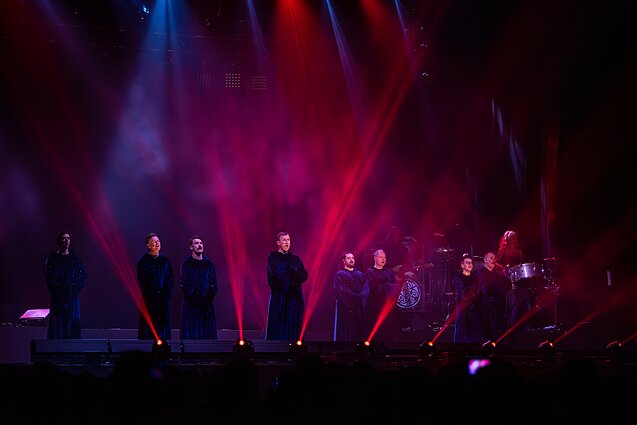 Выступление хора «Gregorian» Выступление хора «Gregorian»
