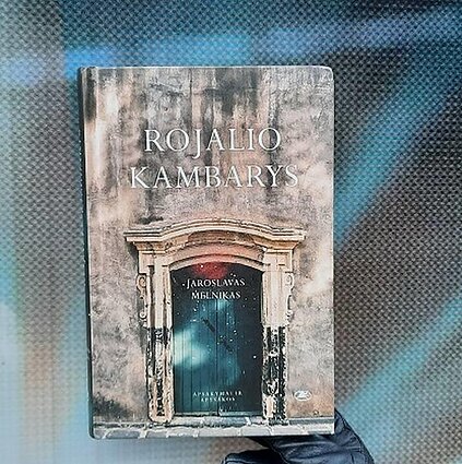 Indijos magija ir istorinis įvykis: Melniko „Rojalio kambarys" verčiamas į hindi kalbą