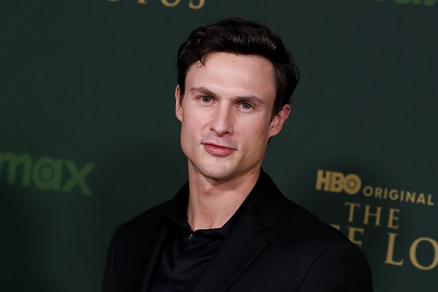 Arnas Fedaravičius „Baltojo lotoso“ trečiojo sezono premjeroje Los Andžele