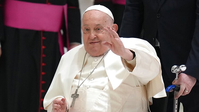 Vatikano pareigūnai praneša, kad Popiežiaus Pranciškaus būklė stabili