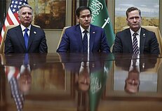 Steve`as Witkoffas, Marco Rubio, Mike`as Waltzas