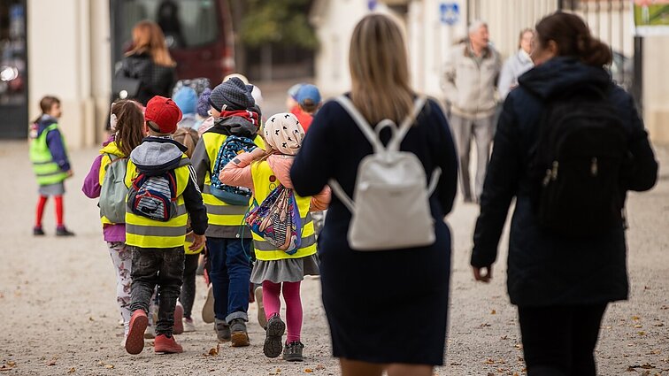 „Man panašu į sektą“: dukrą į stovyklą užregistravusią mamą nustebino mokestis bahajams