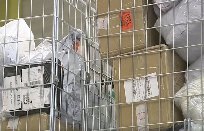 Belgų košmaras: sandėliai užversti siuntomis iš Kinijos – neįmanoma jų tinkamai patikrinti