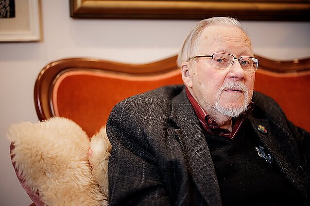 Dienos tema (su vertimu į gestų k.)