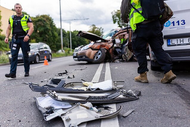 Žinia vairuotojams: svarstys leisti patraukti automobilius nesutarus dėl avarijos kaltės