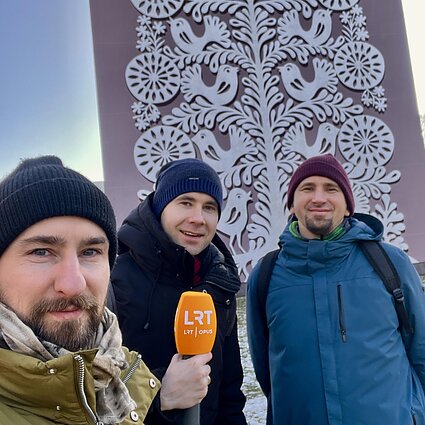 Utenos herojų įamžinimas gatvės mene: pokalbis su Tomu Karkliniu ir Justu Ivanausku II d.